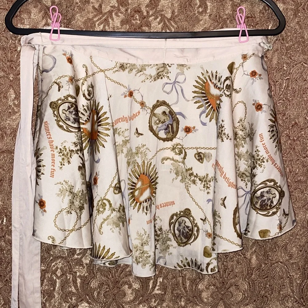 NWT Kimchi Blue Cream, Gray & Gold Skirt. Size Medium. - Picture 2 of 6